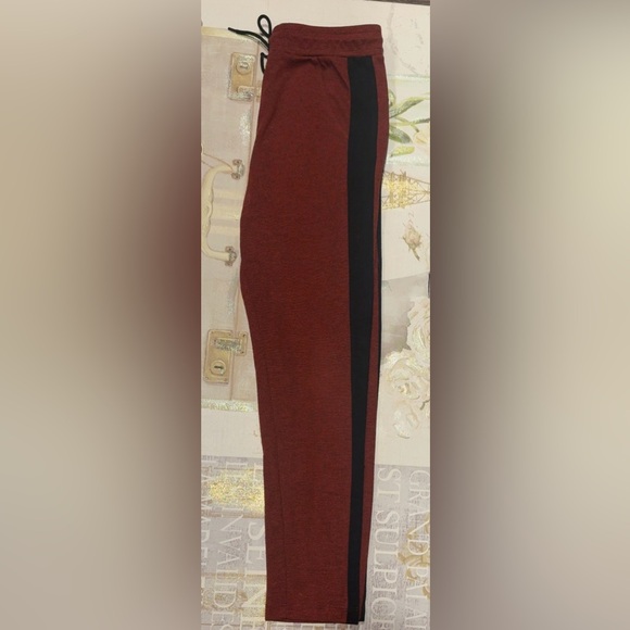 NWOT Gucci Red Joggers with Black Stripes Size M - Picture 4 of 6